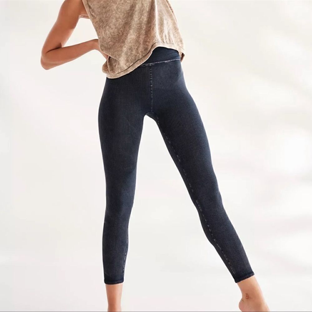Free People Ultra High-Rise 7/8 Happiness Runs Leggings Size Small NWOT